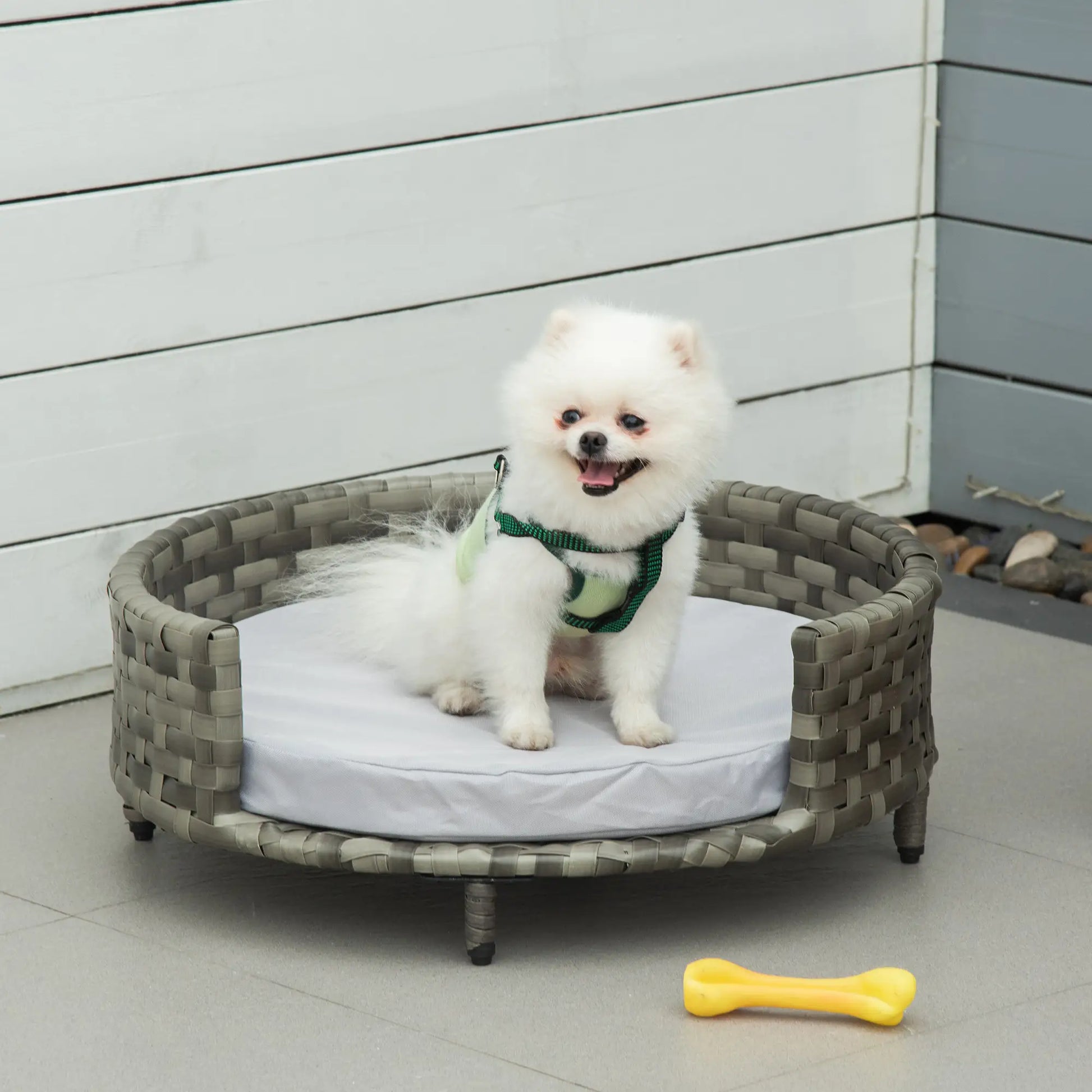 Sofá para perros ,IBIZA, de ratán sintético redonda con cojín impermeable y lavable para interior y exterior Ø60x20 cm Gris - Camadog